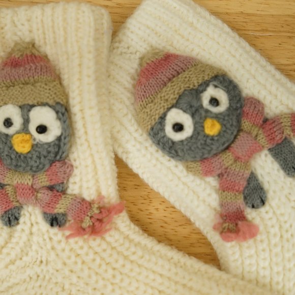 NWOT Gray Puppy in Scarf Design Cream Ribbed Sweater Socks BRRR Adult S/M - Picture 2 of 3